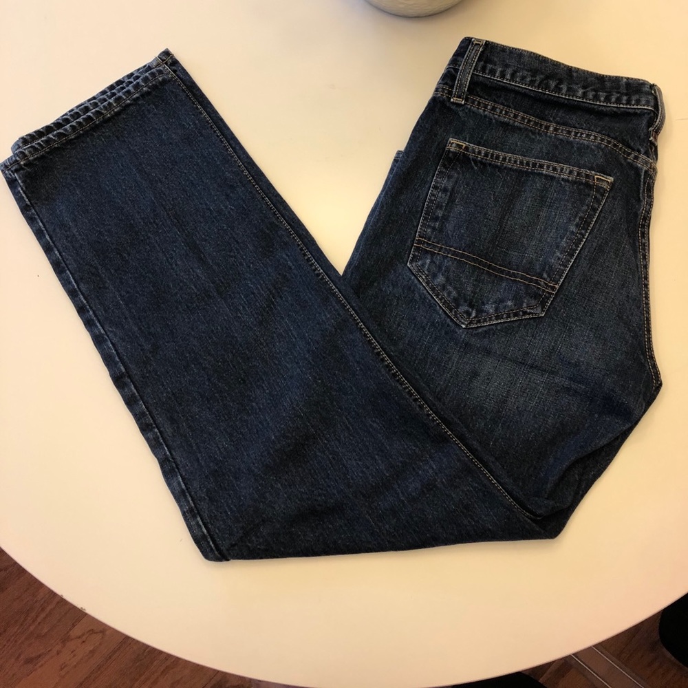 Men’s blue jeans.